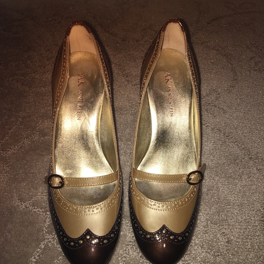 Anne Klein patent leather heels